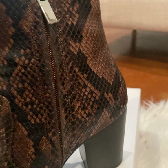 Great condition boots! - Picture 4 of 6